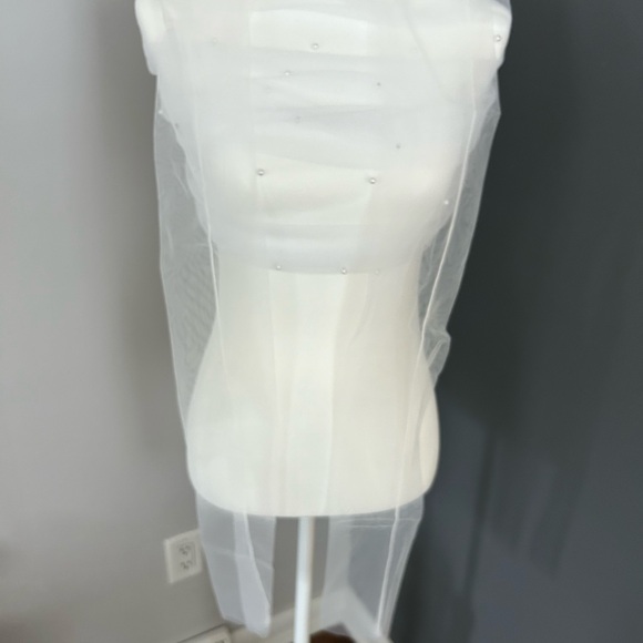 Wedding shall with detachable sleeves - Picture 9 of 11